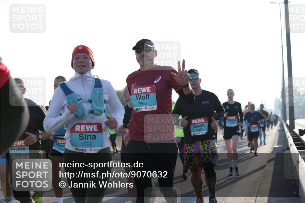 03.10.2025 - Köhlbrandbrückenlauf Jannik Wohlers http://msf.ph/oto/9070632 03.10.2025 09:17:38 Position 3 1333, 1730, 2696, 3268 meine-sportfotos.de