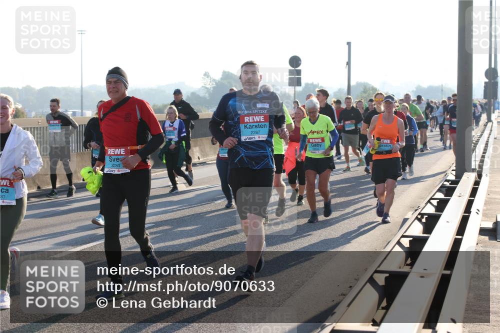 03.10.2025 - Köhlbrandbrückenlauf Lena Gebhardt http://msf.ph/oto/9070633 03.10.2025 09:24:26 Position 1 31, 3030, 2287, 2742 meine-sportfotos.de