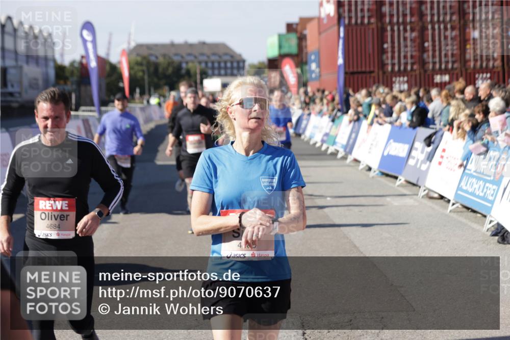 03.10.2025 - Köhlbrandbrückenlauf Jannik Wohlers http://msf.ph/oto/9070637 03.10.2025 13:14:38 Ziel 4259, 4400, 4424, 4509, 4684, 4692, 4788, 4869, 5249, 5782, 5805, 5902, 5903, 6316, 6448, 6849 meine-sportfotos.de