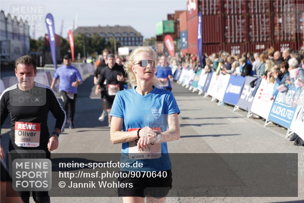 03.10.2025 - Köhlbrandbrückenlauf Jannik Wohlers http://msf.ph/oto/9070640 03.10.2025 13:14:38 Ziel 4259, 4400, 4424, 4509, 4684, 4692, 4788, 4869, 5249, 5782, 5805, 5902, 5903, 6316, 6448, 6849 meine-sportfotos.de