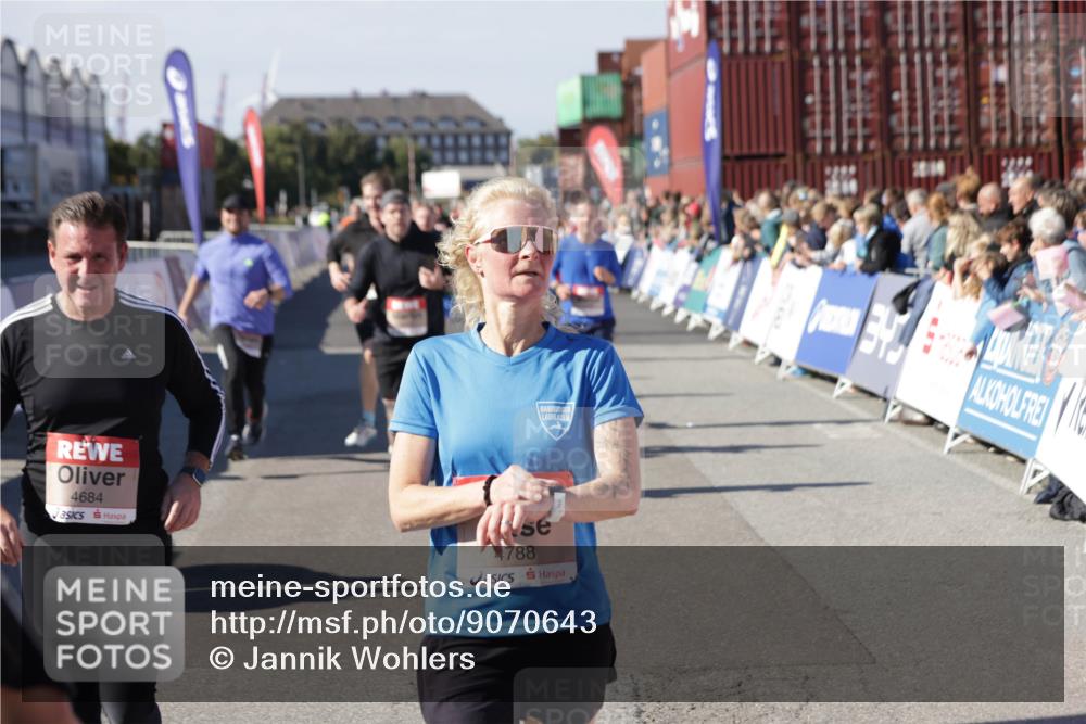 03.10.2025 - Köhlbrandbrückenlauf Jannik Wohlers http://msf.ph/oto/9070643 03.10.2025 13:14:38 Ziel 4259, 4400, 4424, 4509, 4684, 4692, 4788, 4869, 5249, 5782, 5805, 5902, 5903, 6316, 6448, 6849 meine-sportfotos.de