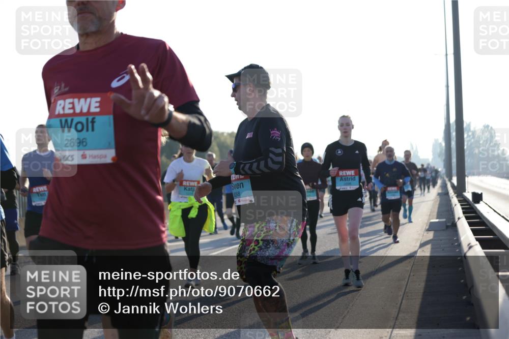 03.10.2025 - Köhlbrandbrückenlauf Jannik Wohlers http://msf.ph/oto/9070662 03.10.2025 09:17:38 Position 3 2696, 3268, 2698 meine-sportfotos.de