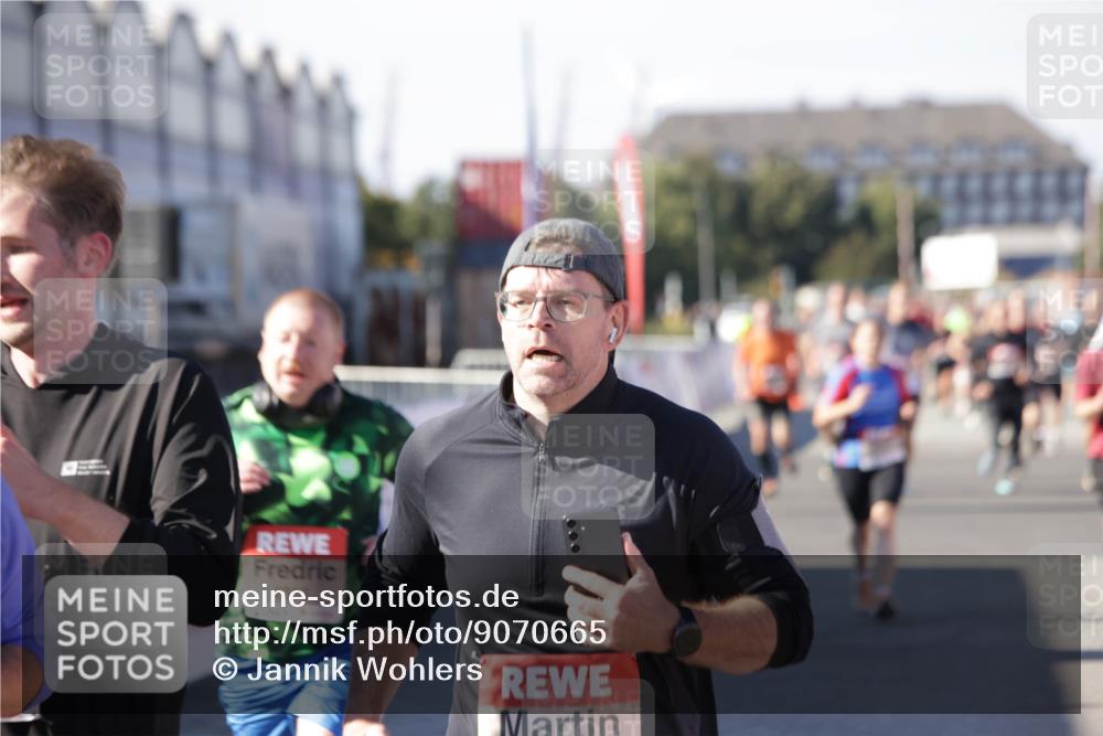 03.10.2025 - Köhlbrandbrückenlauf Jannik Wohlers http://msf.ph/oto/9070665 03.10.2025 13:14:41 Ziel 4202, 4259, 4424, 4509, 4533, 4684, 4692, 4788, 4869, 5249, 5682, 5686, 5711, 5782, 6316, 6448, 6849 meine-sportfotos.de