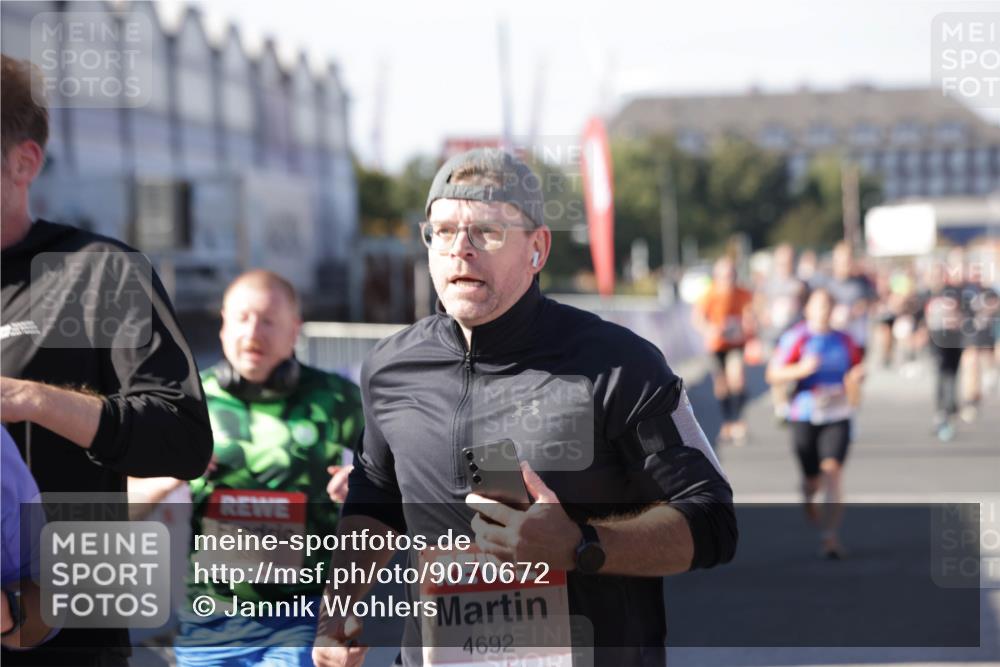 03.10.2025 - Köhlbrandbrückenlauf Jannik Wohlers http://msf.ph/oto/9070672 03.10.2025 13:14:41 Ziel 4202, 4259, 4424, 4509, 4533, 4684, 4692, 4788, 4869, 5249, 5682, 5686, 5711, 5782, 6316, 6448, 6849 meine-sportfotos.de
