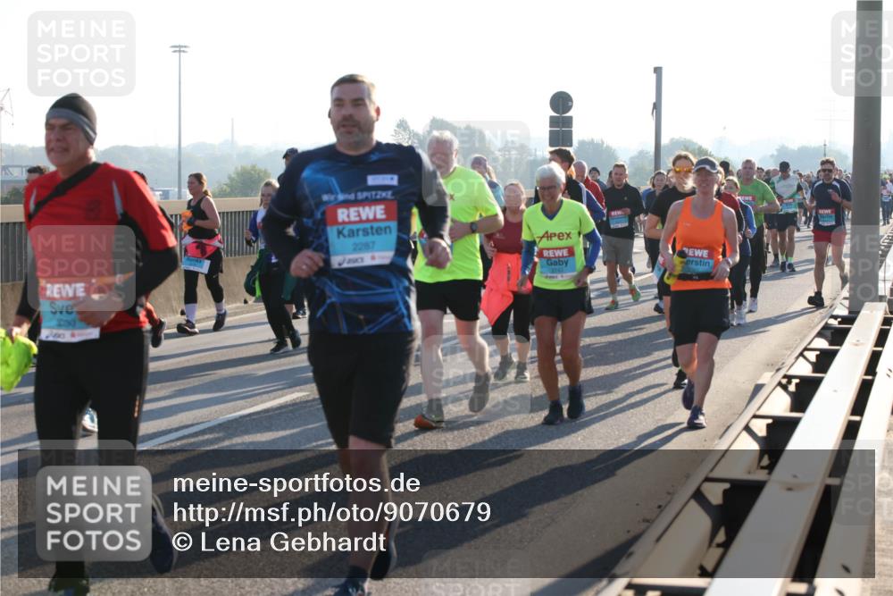 03.10.2025 - Köhlbrandbrückenlauf Lena Gebhardt http://msf.ph/oto/9070679 03.10.2025 09:24:26 Position 1 2287 meine-sportfotos.de