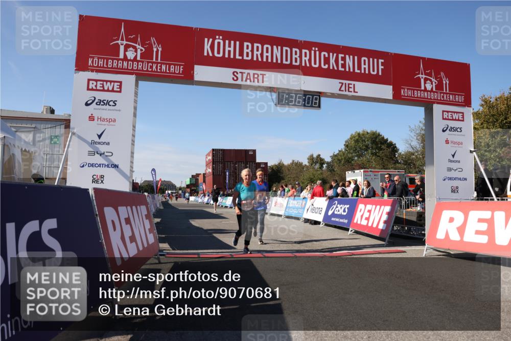 03.10.2025 - Köhlbrandbrückenlauf Lena Gebhardt http://msf.ph/oto/9070681 03.10.2025 13:36:08 Ziel 4972, 5158, 6670 meine-sportfotos.de