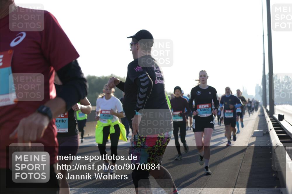 03.10.2025 - Köhlbrandbrückenlauf Jannik Wohlers http://msf.ph/oto/9070684 03.10.2025 09:17:38 Position 3 69, 2608 meine-sportfotos.de