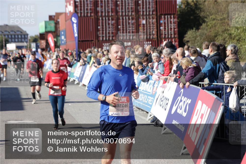03.10.2025 - Köhlbrandbrückenlauf Jannik Wohlers http://msf.ph/oto/9070694 03.10.2025 13:14:42 Ziel 4202, 4259, 4424, 4509, 4533, 4684, 4692, 4788, 4869, 5249, 5682, 5686, 5711, 6316, 6344, 6448, 6849 meine-sportfotos.de
