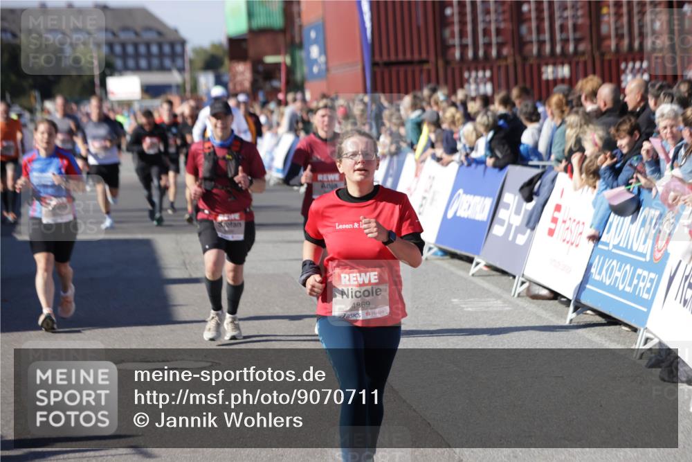 03.10.2025 - Köhlbrandbrückenlauf Jannik Wohlers http://msf.ph/oto/9070711 03.10.2025 13:14:43 Ziel 4202, 4259, 4424, 4509, 4533, 4684, 4692, 4788, 4869, 5249, 5682, 5686, 5711, 5814, 6316, 6344, 6448, 6849 meine-sportfotos.de