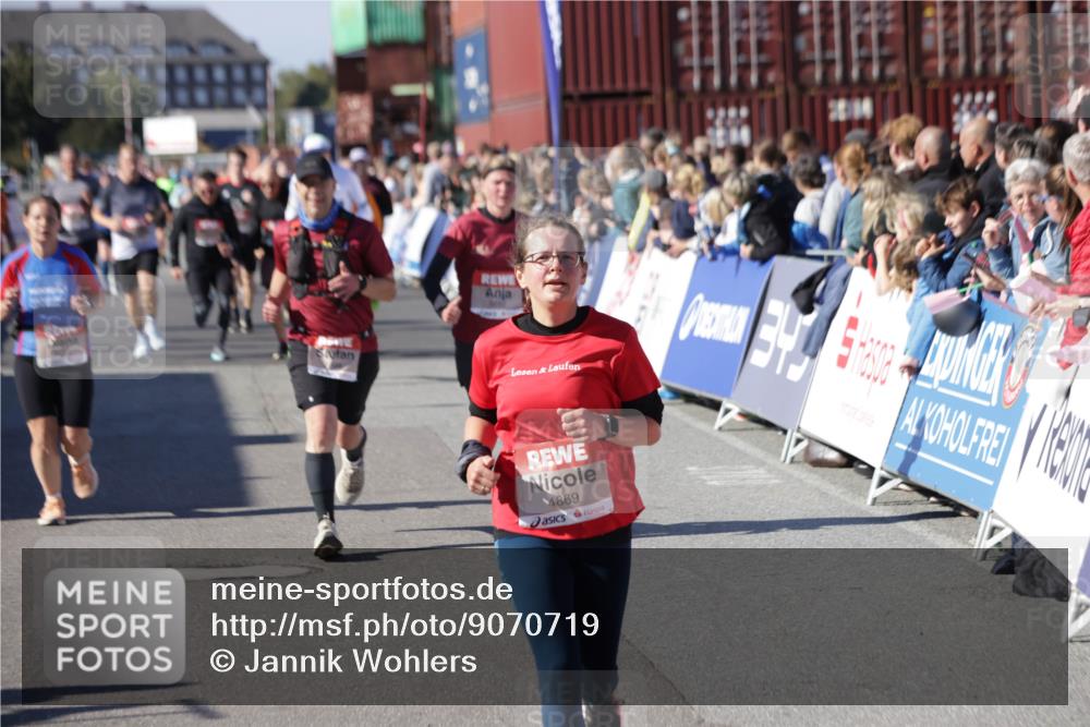 03.10.2025 - Köhlbrandbrückenlauf Jannik Wohlers http://msf.ph/oto/9070719 03.10.2025 13:14:43 Ziel 4202, 4259, 4424, 4509, 4533, 4684, 4692, 4788, 4869, 5249, 5682, 5686, 5711, 5814, 6316, 6344, 6448, 6849 meine-sportfotos.de