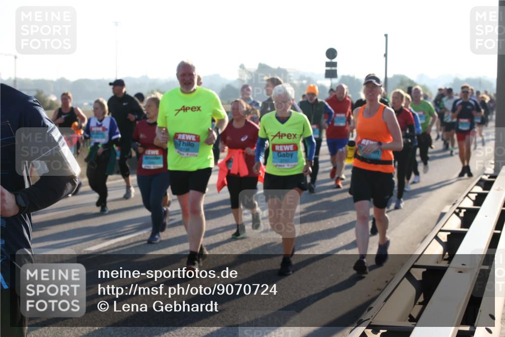03.10.2025 - Köhlbrandbrückenlauf Lena Gebhardt http://msf.ph/oto/9070724 03.10.2025 09:24:27 Position 1  meine-sportfotos.de