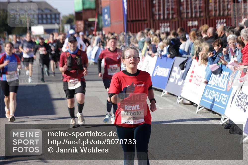 03.10.2025 - Köhlbrandbrückenlauf Jannik Wohlers http://msf.ph/oto/9070733 03.10.2025 13:14:44 Ziel 4202, 4224, 4424, 4509, 4533, 4684, 4692, 4788, 4869, 4890, 5249, 5682, 5686, 5711, 5760, 5761, 5814, 6316, 6344, 6448, 6849 meine-sportfotos.de
