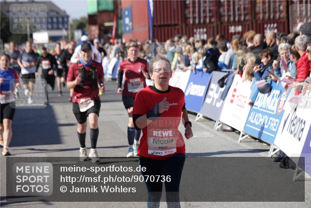 03.10.2025 - Köhlbrandbrückenlauf Jannik Wohlers http://msf.ph/oto/9070736 03.10.2025 13:14:44 Ziel 4202, 4224, 4424, 4509, 4533, 4684, 4692, 4788, 4869, 4890, 5249, 5682, 5686, 5711, 5760, 5761, 5814, 6316, 6344, 6448, 6849 meine-sportfotos.de
