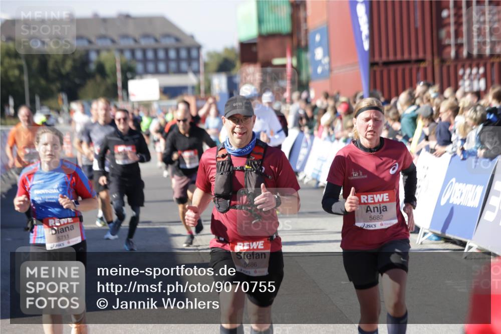 03.10.2025 - Köhlbrandbrückenlauf Jannik Wohlers http://msf.ph/oto/9070755 03.10.2025 13:14:45 Ziel 4202, 4224, 4424, 4509, 4533, 4684, 4692, 4788, 4869, 4890, 5249, 5525, 5535, 5682, 5686, 5711, 5760, 5761, 5814, 6316, 6344, 6448, 6849 meine-sportfotos.de