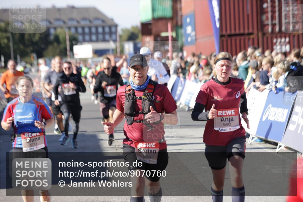 03.10.2025 - Köhlbrandbrückenlauf Jannik Wohlers http://msf.ph/oto/9070760 03.10.2025 13:14:45 Ziel 4202, 4224, 4424, 4509, 4533, 4684, 4692, 4788, 4869, 4890, 5249, 5525, 5535, 5682, 5686, 5711, 5760, 5761, 5814, 6316, 6344, 6448, 6849 meine-sportfotos.de
