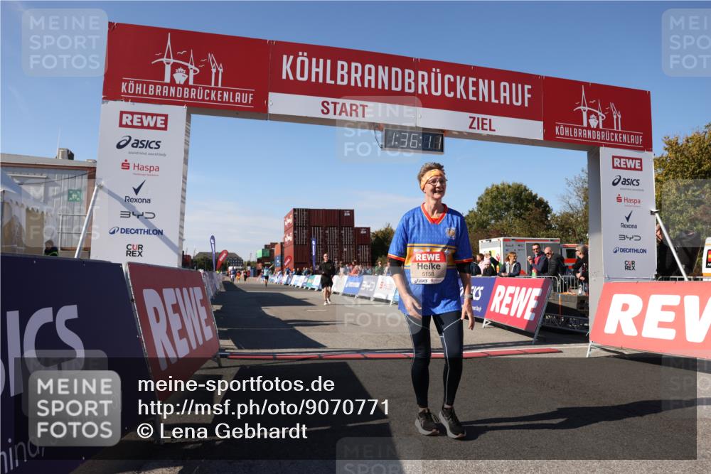 03.10.2025 - Köhlbrandbrückenlauf Lena Gebhardt http://msf.ph/oto/9070771 03.10.2025 13:36:11 Ziel 5045, 5158, 6670 meine-sportfotos.de