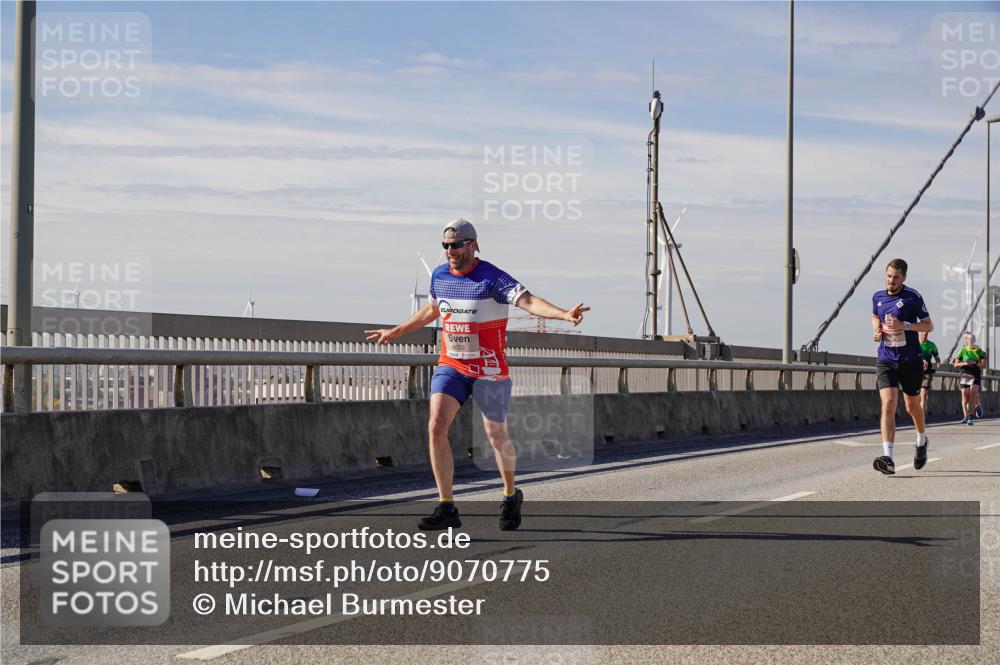 03.10.2025 - Köhlbrandbrückenlauf Michael Burmester http://msf.ph/oto/9070775 03.10.2025 12:35:15 Position 2 4023 meine-sportfotos.de