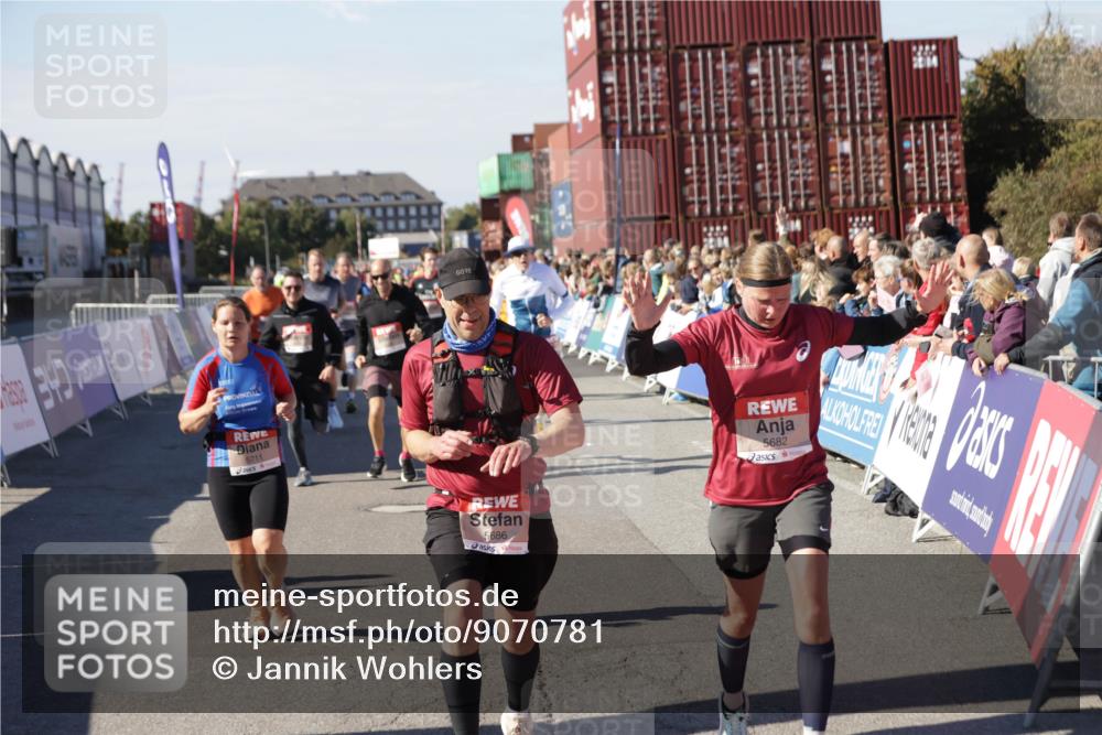 03.10.2025 - Köhlbrandbrückenlauf Jannik Wohlers http://msf.ph/oto/9070781 03.10.2025 13:14:46 Ziel 4202, 4224, 4424, 4533, 4684, 4692, 4788, 4869, 4890, 5249, 5525, 5535, 5682, 5686, 5711, 5760, 5761, 5814, 6316, 6344, 6448, 6849 meine-sportfotos.de