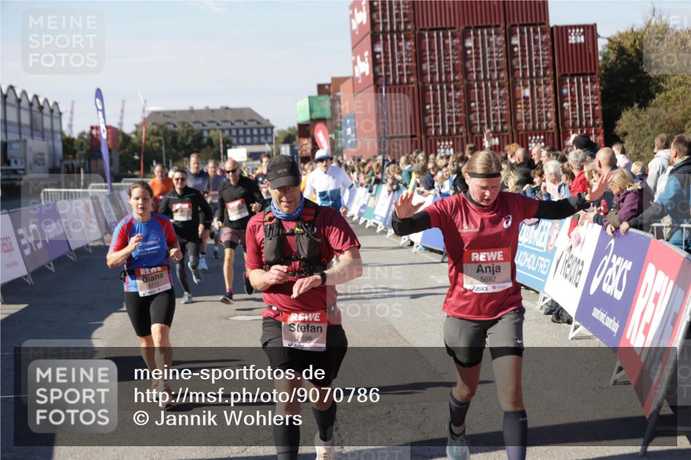 03.10.2025 - Köhlbrandbrückenlauf Jannik Wohlers http://msf.ph/oto/9070786 03.10.2025 13:14:46 Ziel 4202, 4224, 4424, 4533, 4684, 4692, 4788, 4869, 4890, 5249, 5525, 5535, 5682, 5686, 5711, 5760, 5761, 5814, 6316, 6344, 6448, 6849 meine-sportfotos.de