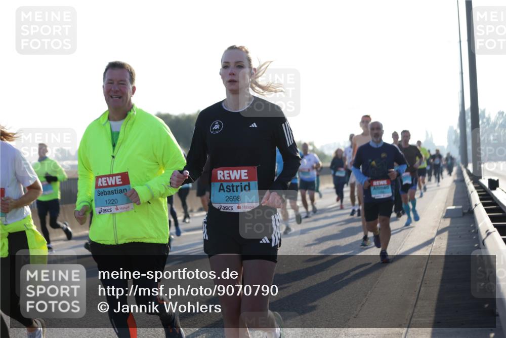 03.10.2025 - Köhlbrandbrückenlauf Jannik Wohlers http://msf.ph/oto/9070790 03.10.2025 09:17:40 Position 3 1220, 2698 meine-sportfotos.de