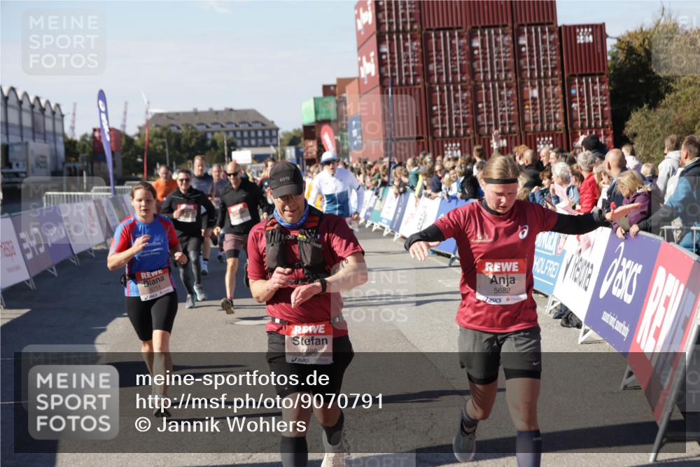 03.10.2025 - Köhlbrandbrückenlauf Jannik Wohlers http://msf.ph/oto/9070791 03.10.2025 13:14:46 Ziel 4202, 4224, 4424, 4533, 4684, 4692, 4788, 4869, 4890, 5249, 5525, 5535, 5682, 5686, 5711, 5760, 5761, 5814, 6316, 6344, 6448, 6849 meine-sportfotos.de