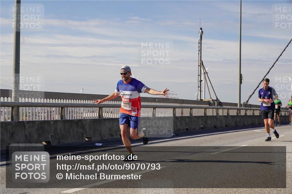 03.10.2025 - Köhlbrandbrückenlauf Michael Burmester http://msf.ph/oto/9070793 03.10.2025 12:35:15 Position 2 4023 meine-sportfotos.de