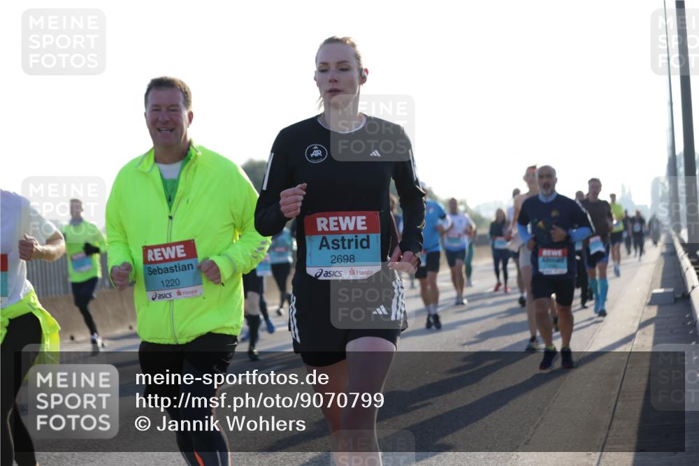 03.10.2025 - Köhlbrandbrückenlauf Jannik Wohlers http://msf.ph/oto/9070799 03.10.2025 09:17:40 Position 3 1220, 2698 meine-sportfotos.de