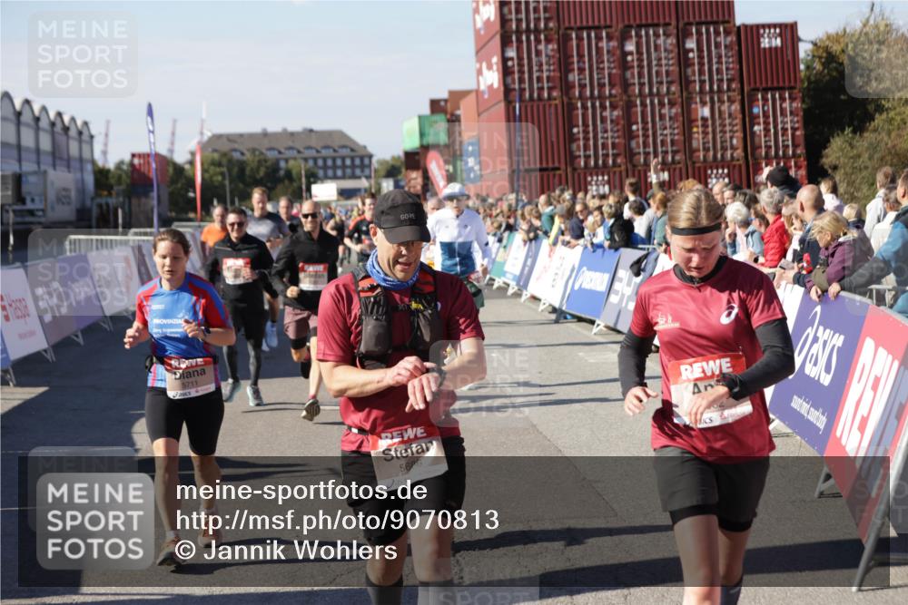 03.10.2025 - Köhlbrandbrückenlauf Jannik Wohlers http://msf.ph/oto/9070813 03.10.2025 13:14:47 Ziel 4202, 4224, 4424, 4533, 4684, 4692, 4788, 4869, 4890, 5525, 5535, 5682, 5686, 5711, 5760, 5761, 5814, 6316, 6344, 6448, 6849 meine-sportfotos.de