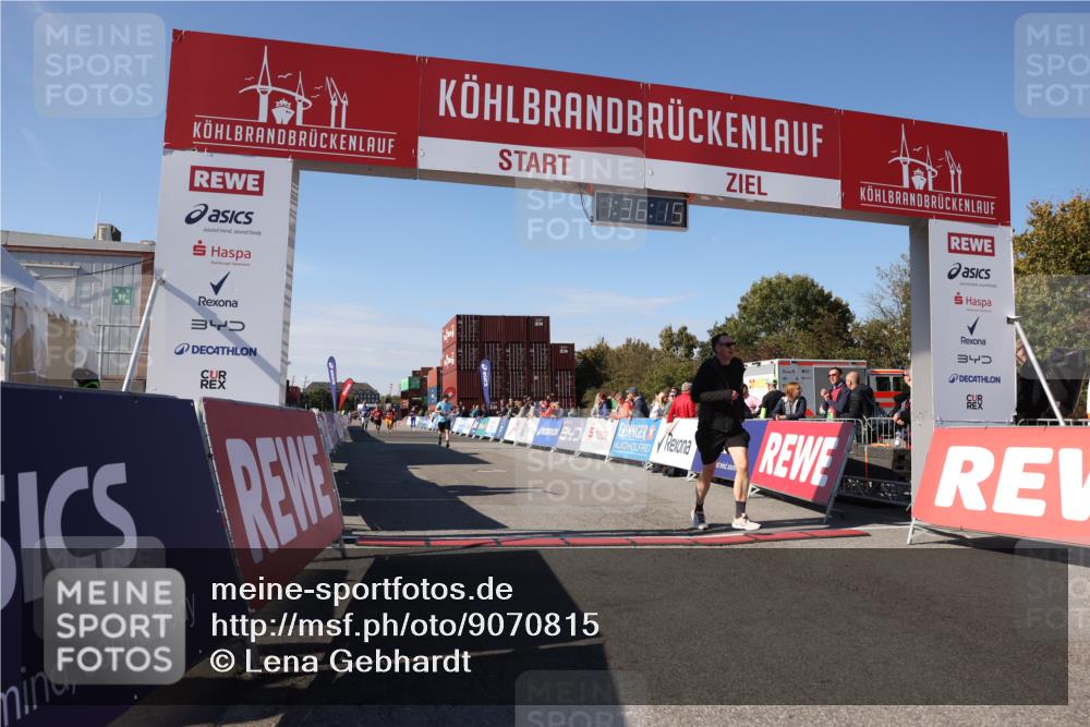 03.10.2025 - Köhlbrandbrückenlauf Lena Gebhardt http://msf.ph/oto/9070815 03.10.2025 13:36:15 Ziel 5045, 5158, 5219, 6670 meine-sportfotos.de