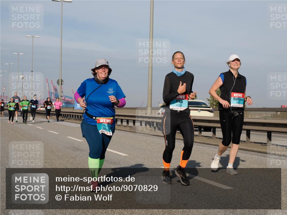 03.10.2025 - Köhlbrandbrückenlauf Fabian Wolf http://msf.ph/oto/9070829 03.10.2025 10:12:42 Position 3 3814, 2550, 2553 meine-sportfotos.de