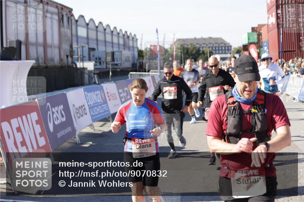 03.10.2025 - Köhlbrandbrückenlauf Jannik Wohlers http://msf.ph/oto/9070832 03.10.2025 13:14:47 Ziel 4202, 4224, 4424, 4533, 4684, 4692, 4788, 4869, 4890, 5525, 5535, 5682, 5686, 5711, 5760, 5761, 5814, 6316, 6344, 6448, 6849 meine-sportfotos.de