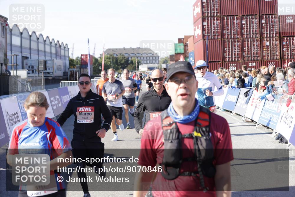03.10.2025 - Köhlbrandbrückenlauf Jannik Wohlers http://msf.ph/oto/9070846 03.10.2025 13:14:48 Ziel 4202, 4224, 4424, 4533, 4692, 4869, 4890, 5525, 5535, 5682, 5686, 5711, 5760, 5761, 5814, 6316, 6344, 6448, 6849 meine-sportfotos.de