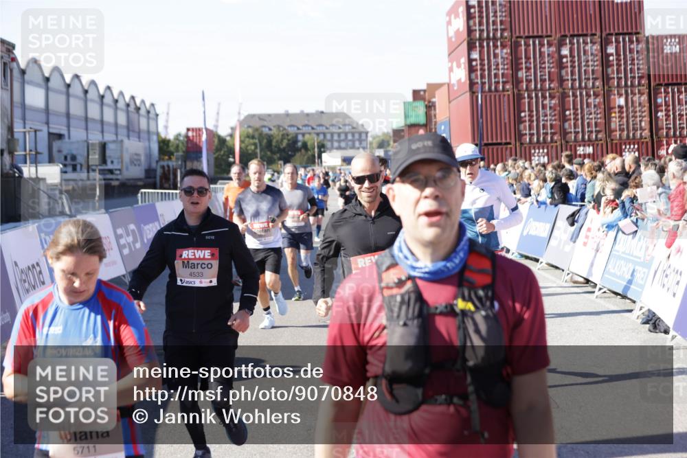 03.10.2025 - Köhlbrandbrückenlauf Jannik Wohlers http://msf.ph/oto/9070848 03.10.2025 13:14:48 Ziel 4202, 4224, 4424, 4533, 4692, 4869, 4890, 5525, 5535, 5682, 5686, 5711, 5760, 5761, 5814, 6316, 6344, 6448, 6849 meine-sportfotos.de