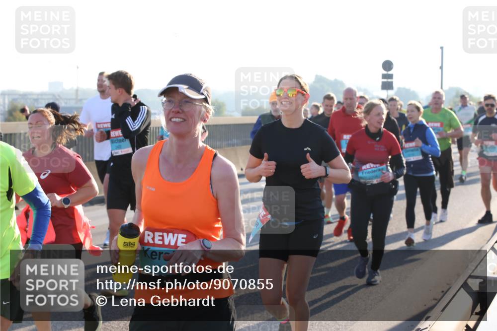 03.10.2025 - Köhlbrandbrückenlauf Lena Gebhardt http://msf.ph/oto/9070855 03.10.2025 09:24:30 Position 1 1422, 206 meine-sportfotos.de