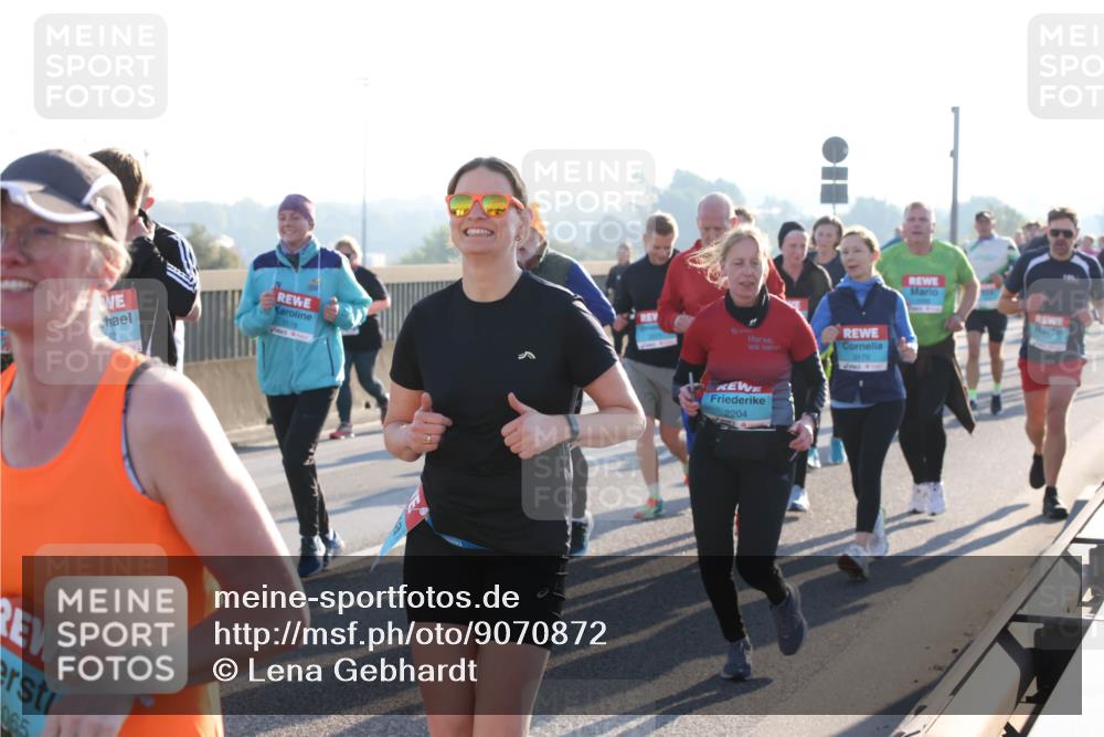 03.10.2025 - Köhlbrandbrückenlauf Lena Gebhardt http://msf.ph/oto/9070872 03.10.2025 09:24:30 Position 1 965, 3170, 2204 meine-sportfotos.de