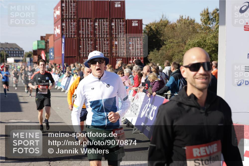 03.10.2025 - Köhlbrandbrückenlauf Jannik Wohlers http://msf.ph/oto/9070874 03.10.2025 13:14:50 Ziel 4202, 4224, 4406, 4424, 4533, 4692, 4869, 4890, 5054, 5525, 5535, 5682, 5686, 5711, 5760, 5761, 5814, 6293, 6316, 6344, 6448, 6815, 6849 meine-sportfotos.de
