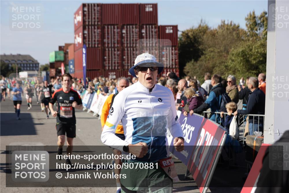 03.10.2025 - Köhlbrandbrückenlauf Jannik Wohlers http://msf.ph/oto/9070881 03.10.2025 13:14:50 Ziel 4202, 4224, 4406, 4424, 4533, 4692, 4869, 4890, 5054, 5525, 5535, 5682, 5686, 5711, 5760, 5761, 5814, 6293, 6316, 6344, 6448, 6815, 6849 meine-sportfotos.de
