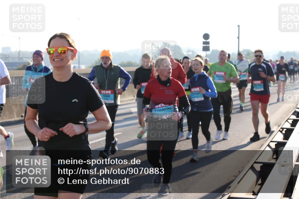 03.10.2025 - Köhlbrandbrückenlauf Lena Gebhardt http://msf.ph/oto/9070883 03.10.2025 09:24:30 Position 1 2204 meine-sportfotos.de