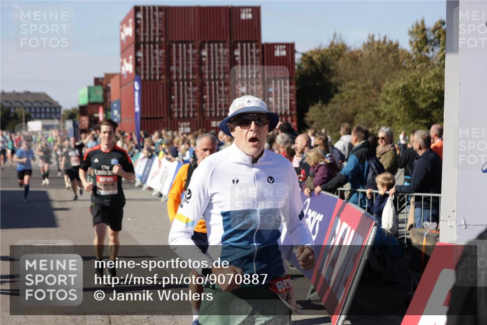 03.10.2025 - Köhlbrandbrückenlauf Jannik Wohlers http://msf.ph/oto/9070887 03.10.2025 13:14:50 Ziel 4202, 4224, 4406, 4424, 4533, 4692, 4869, 4890, 5054, 5525, 5535, 5682, 5686, 5711, 5760, 5761, 5814, 6293, 6316, 6344, 6448, 6815, 6849 meine-sportfotos.de