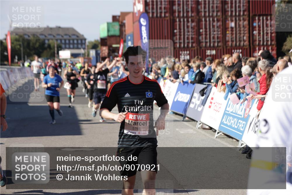03.10.2025 - Köhlbrandbrückenlauf Jannik Wohlers http://msf.ph/oto/9070921 03.10.2025 13:14:51 Ziel 4202, 4224, 4406, 4533, 4869, 4890, 5054, 5525, 5535, 5682, 5686, 5711, 5760, 5761, 5814, 6017, 6293, 6316, 6344, 6448, 6815 meine-sportfotos.de