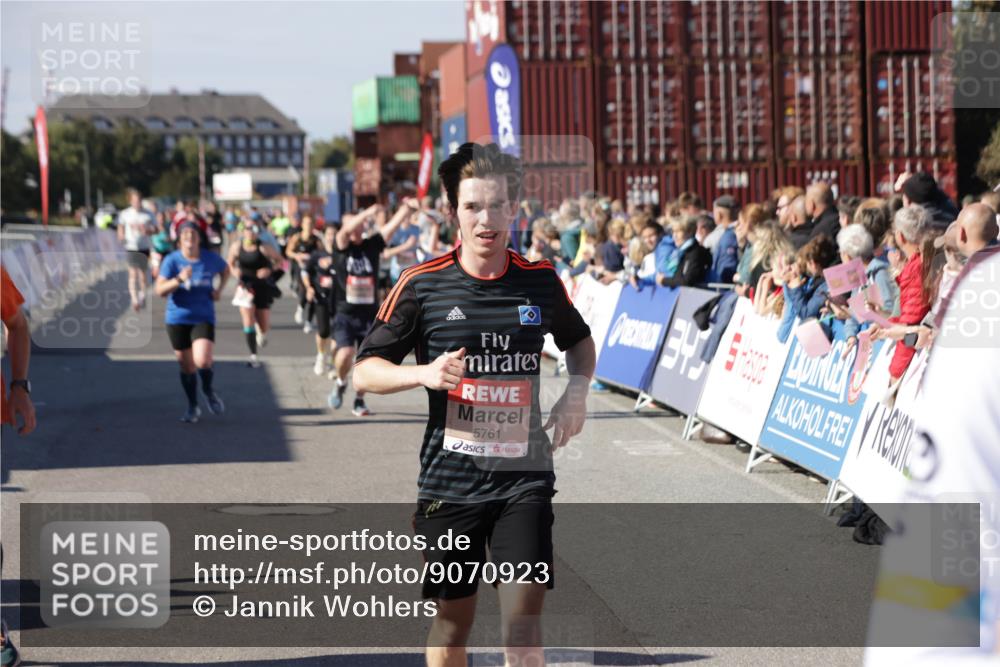03.10.2025 - Köhlbrandbrückenlauf Jannik Wohlers http://msf.ph/oto/9070923 03.10.2025 13:14:51 Ziel 4202, 4224, 4406, 4533, 4869, 4890, 5054, 5525, 5535, 5682, 5686, 5711, 5760, 5761, 5814, 6017, 6293, 6316, 6344, 6448, 6815 meine-sportfotos.de