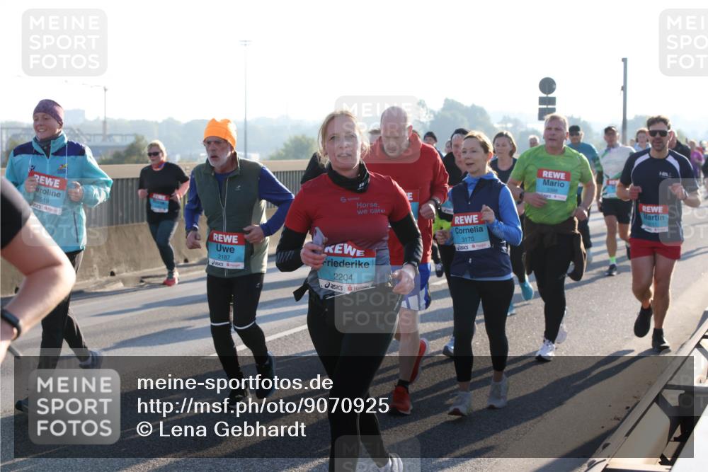 03.10.2025 - Köhlbrandbrückenlauf Lena Gebhardt http://msf.ph/oto/9070925 03.10.2025 09:24:31 Position 1 3519, 2187, 2204, 3170, 3398 meine-sportfotos.de