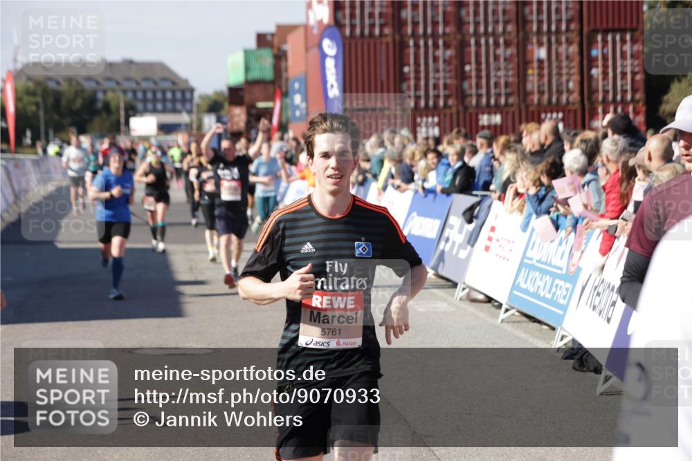 03.10.2025 - Köhlbrandbrückenlauf Jannik Wohlers http://msf.ph/oto/9070933 03.10.2025 13:14:52 Ziel 4202, 4224, 4232, 4406, 4533, 4869, 4890, 5054, 5525, 5535, 5682, 5686, 5711, 5760, 5761, 5814, 6017, 6129, 6293, 6344, 6815 meine-sportfotos.de