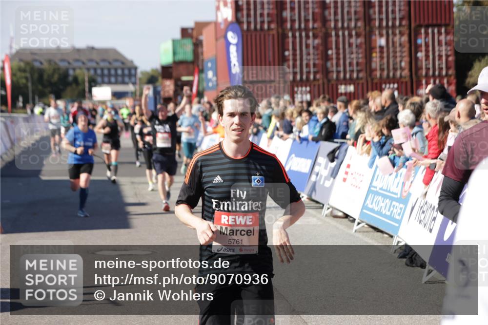 03.10.2025 - Köhlbrandbrückenlauf Jannik Wohlers http://msf.ph/oto/9070936 03.10.2025 13:14:52 Ziel 4202, 4224, 4232, 4406, 4533, 4869, 4890, 5054, 5525, 5535, 5682, 5686, 5711, 5760, 5761, 5814, 6017, 6129, 6293, 6344, 6815 meine-sportfotos.de