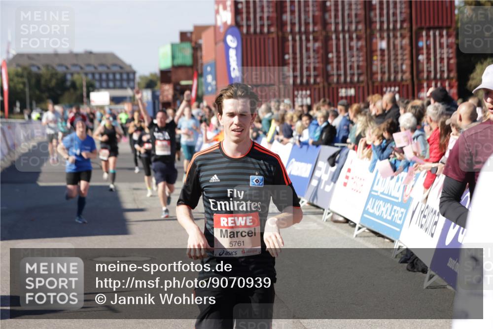 03.10.2025 - Köhlbrandbrückenlauf Jannik Wohlers http://msf.ph/oto/9070939 03.10.2025 13:14:52 Ziel 4202, 4224, 4232, 4406, 4533, 4869, 4890, 5054, 5525, 5535, 5682, 5686, 5711, 5760, 5761, 5814, 6017, 6129, 6293, 6344, 6815 meine-sportfotos.de