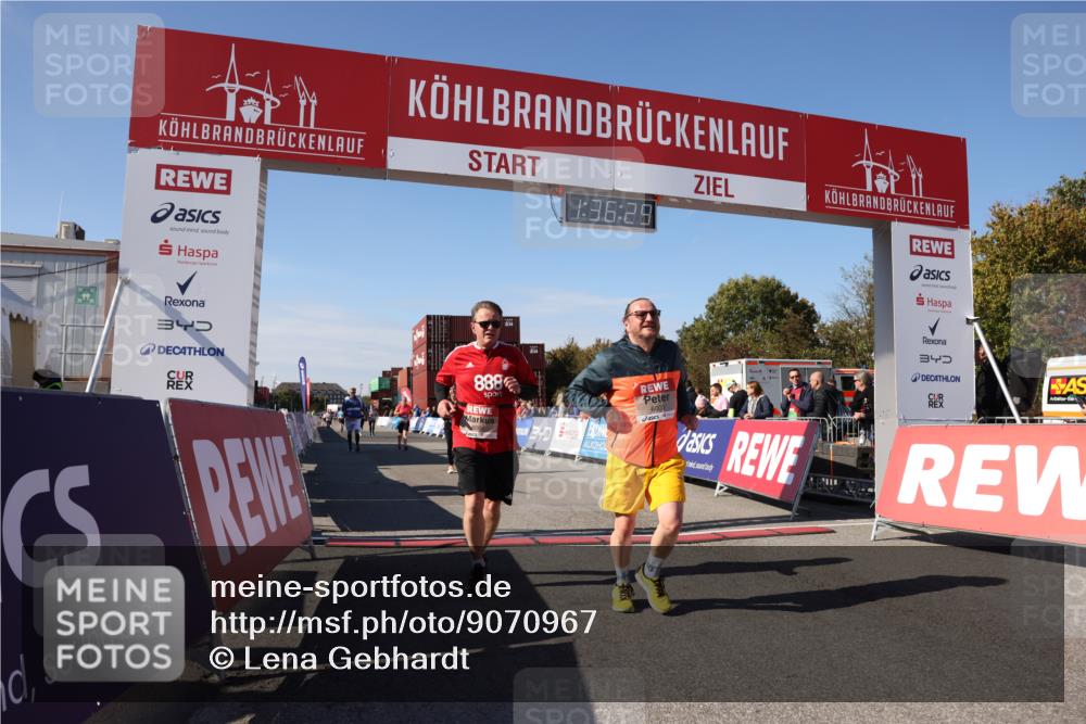 03.10.2025 - Köhlbrandbrückenlauf Lena Gebhardt http://msf.ph/oto/9070967 03.10.2025 13:36:29 Ziel 4735, 5219, 5278, 6003, 6004 meine-sportfotos.de