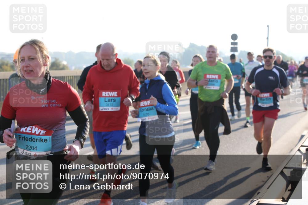 03.10.2025 - Köhlbrandbrückenlauf Lena Gebhardt http://msf.ph/oto/9070974 03.10.2025 09:24:31 Position 1 3172, 1, 3170, 2204 meine-sportfotos.de