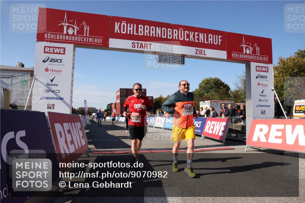 03.10.2025 - Köhlbrandbrückenlauf Lena Gebhardt http://msf.ph/oto/9070982 03.10.2025 13:36:29 Ziel 4735, 5219, 5278, 6003, 6004 meine-sportfotos.de