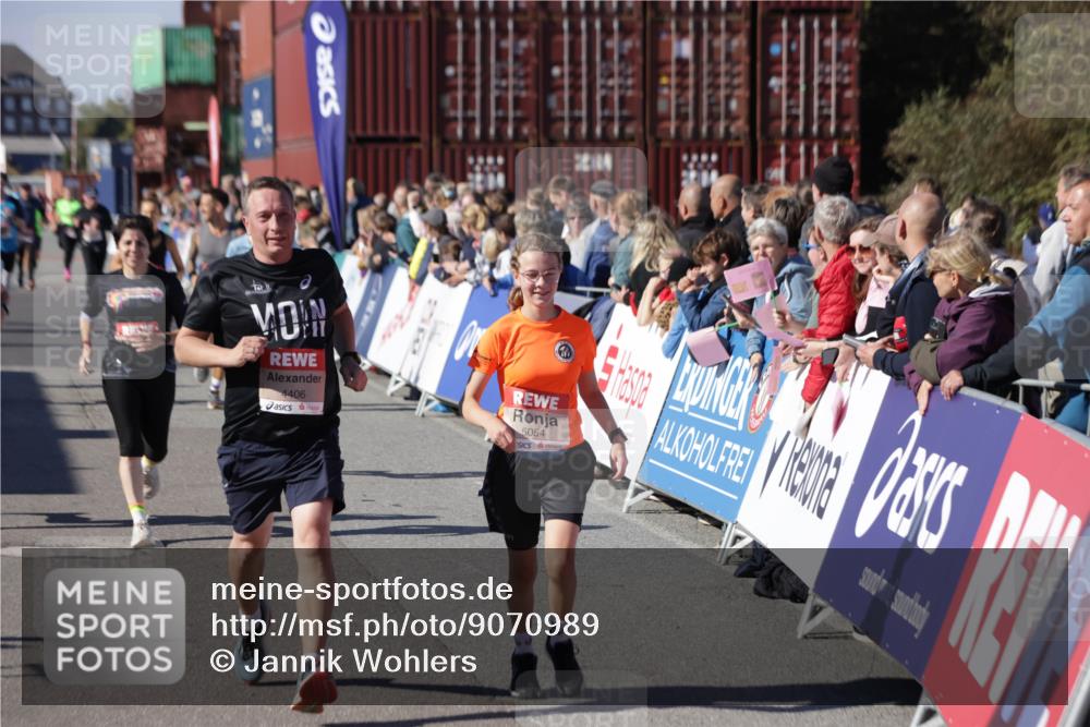 03.10.2025 - Köhlbrandbrückenlauf Jannik Wohlers http://msf.ph/oto/9070989 03.10.2025 13:14:55 Ziel 4202, 4224, 4232, 4406, 4533, 4784, 4890, 5054, 5525, 5535, 5682, 5686, 5711, 5737, 5760, 5761, 5814, 6017, 6128, 6129, 6293, 6344, 6815 meine-sportfotos.de