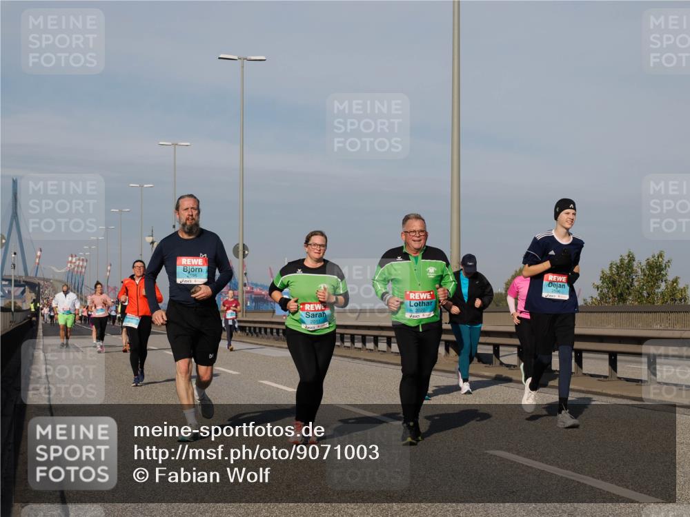 03.10.2025 - Köhlbrandbrückenlauf Fabian Wolf http://msf.ph/oto/9071003 03.10.2025 10:12:54 Position 3 2595, 2020, 2011, 2596 meine-sportfotos.de